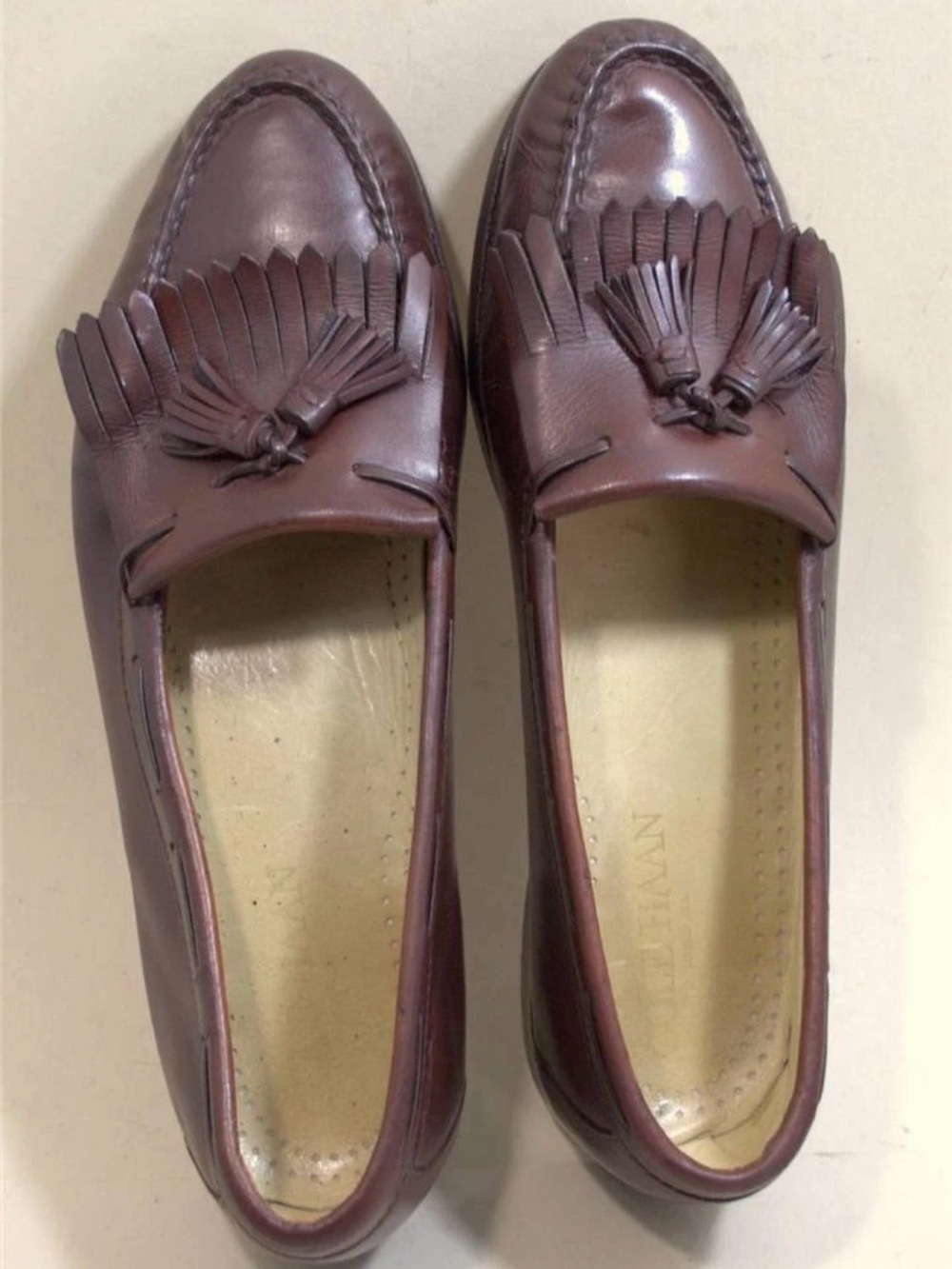 Ferragamo Men’s Brown Leather Tassel Kiltie Loafers - Picture 2 of 6